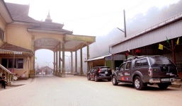 Mang ôtô qua nước ngoài, cần loại giấy tờ nào?